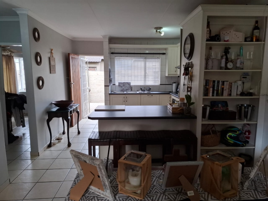 2 Bedroom Property for Sale in Langenhovenpark Free State